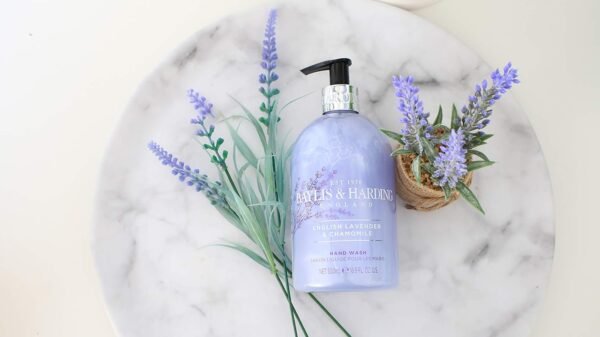 Baylis & Harding English Lavender and Chamomile Hand Wash, 500 ml (Pack of 3) - Vegan Friendly - Image 3